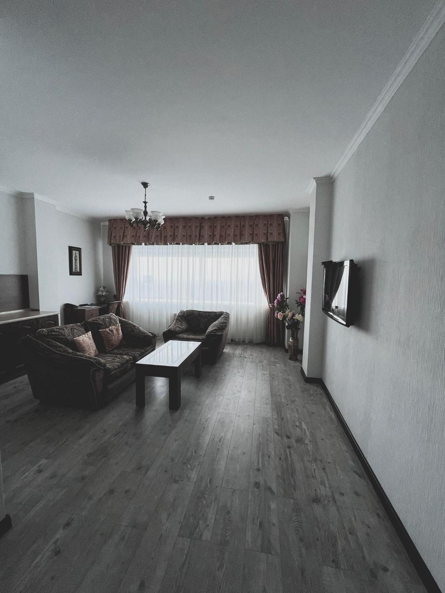 Vip House Hotel Astana Ngoại thất bức ảnh