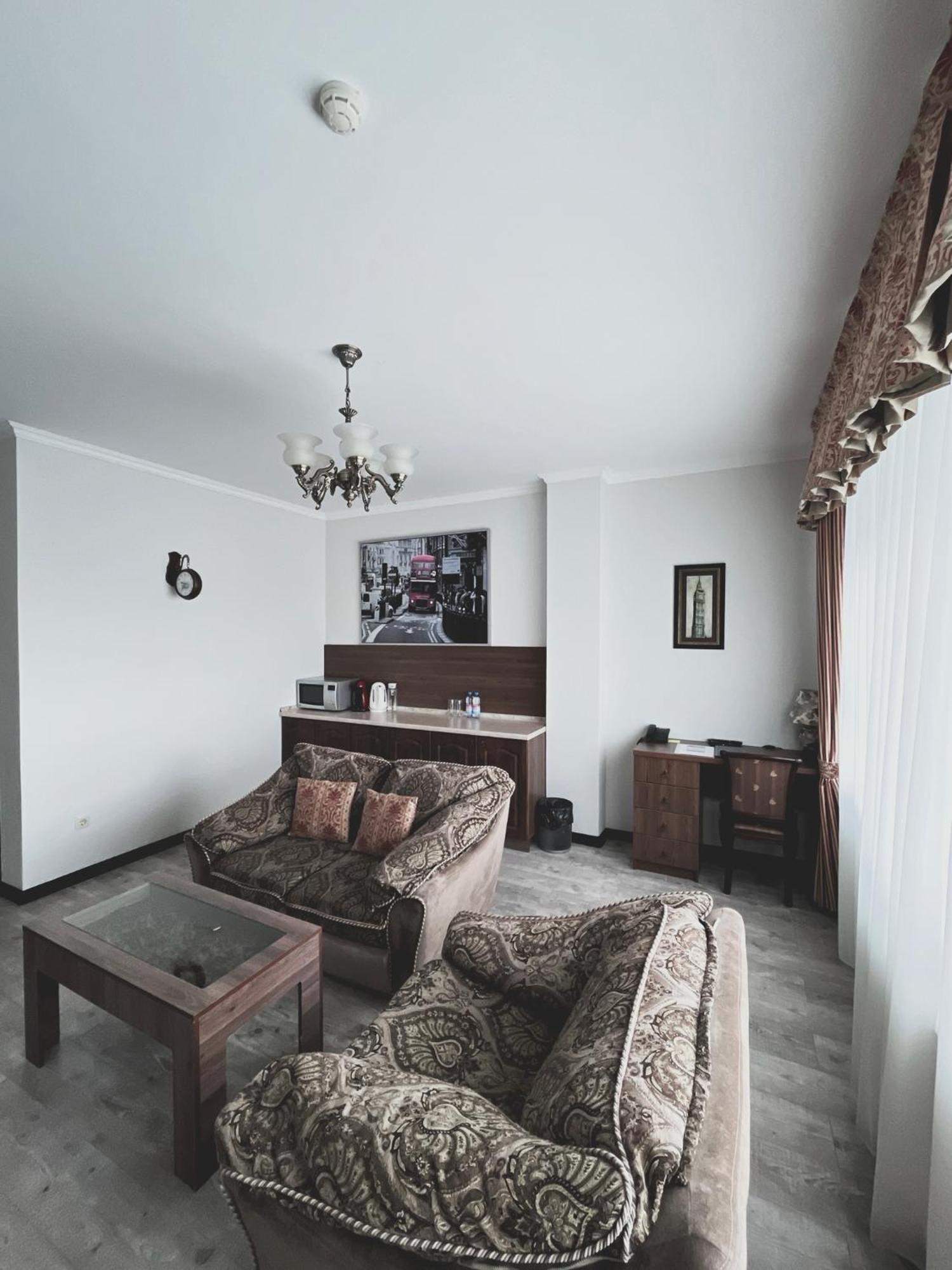 Vip House Hotel Astana Ngoại thất bức ảnh
