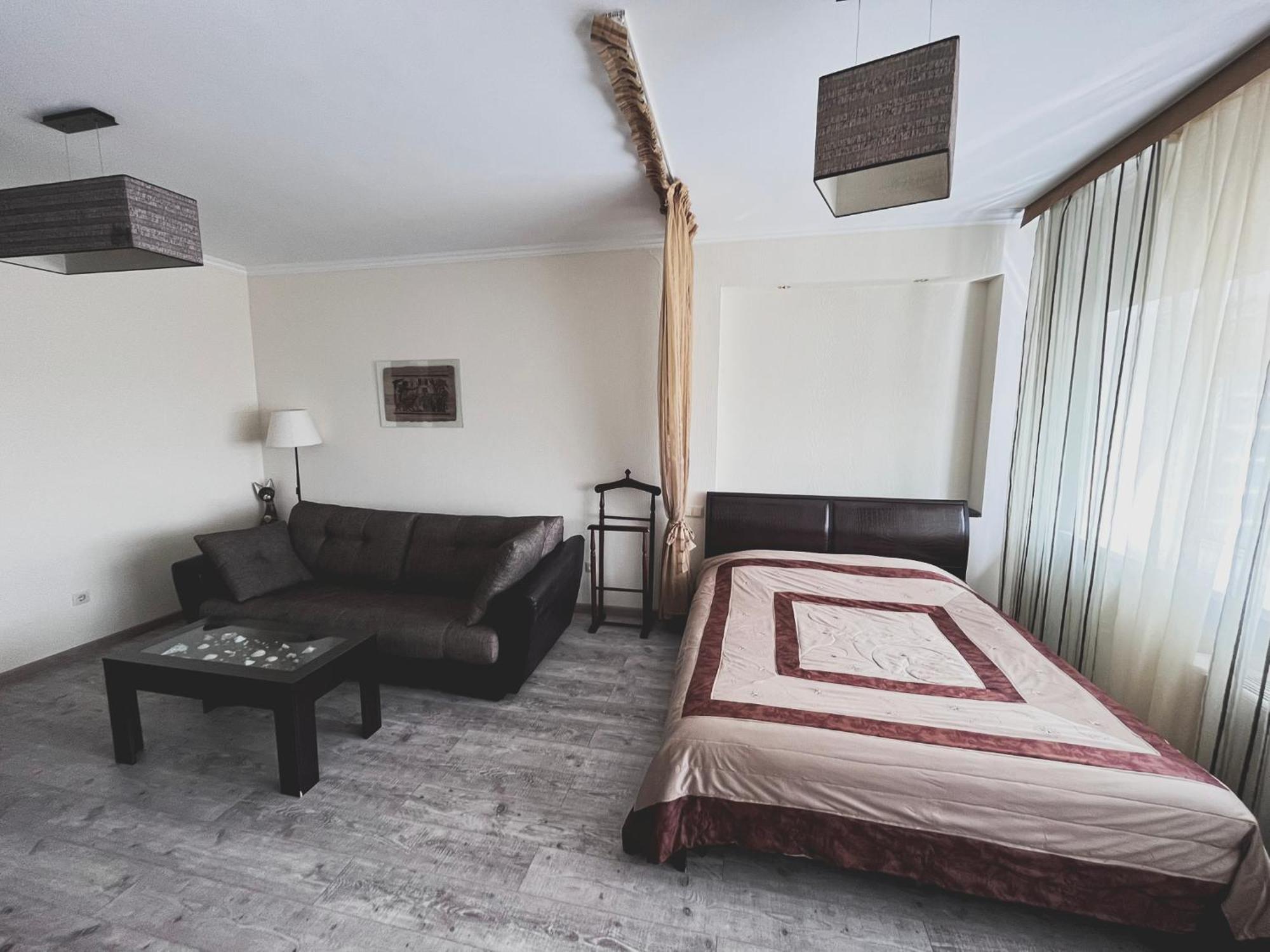 Vip House Hotel Astana Ngoại thất bức ảnh