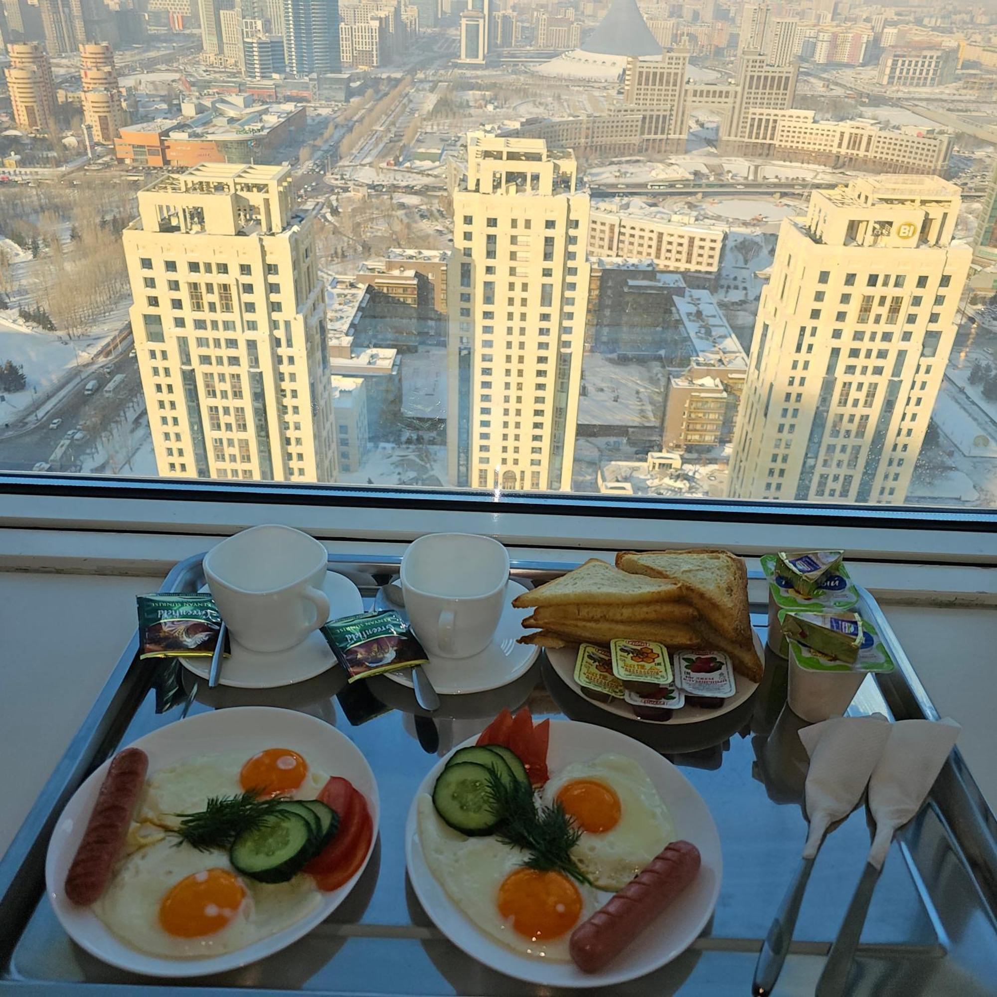 Vip House Hotel Astana Ngoại thất bức ảnh