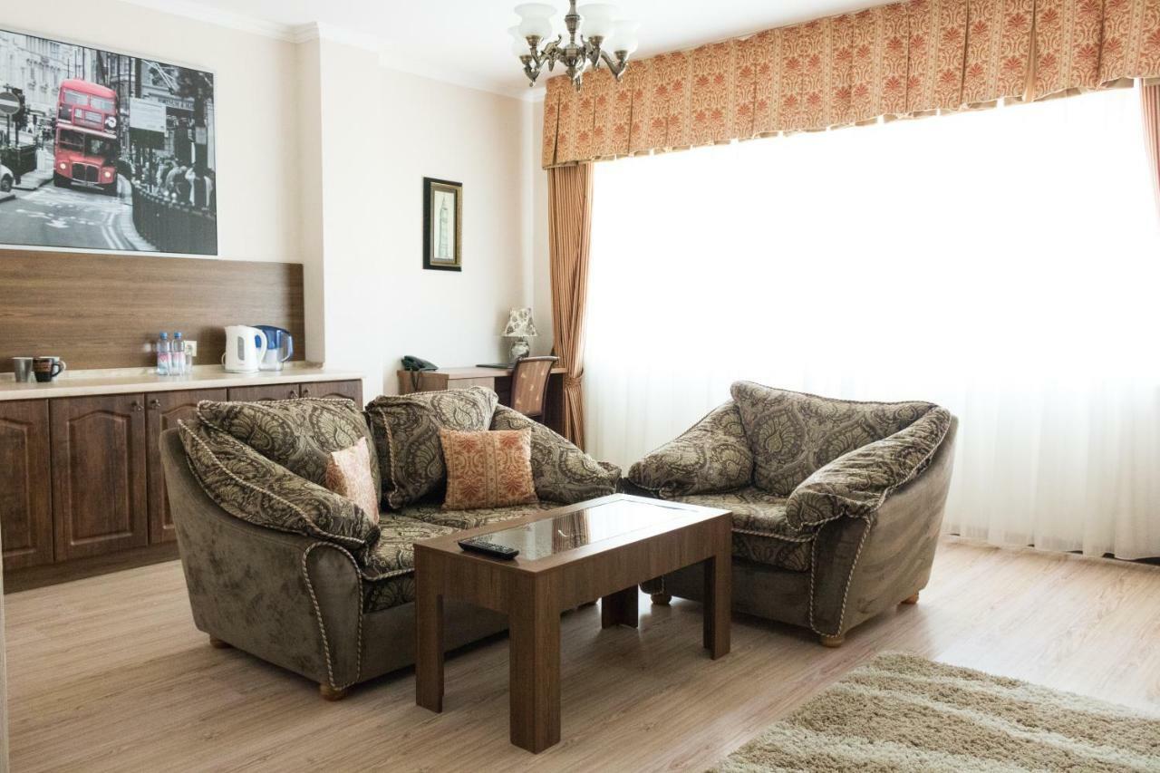 Vip House Hotel Astana Ngoại thất bức ảnh